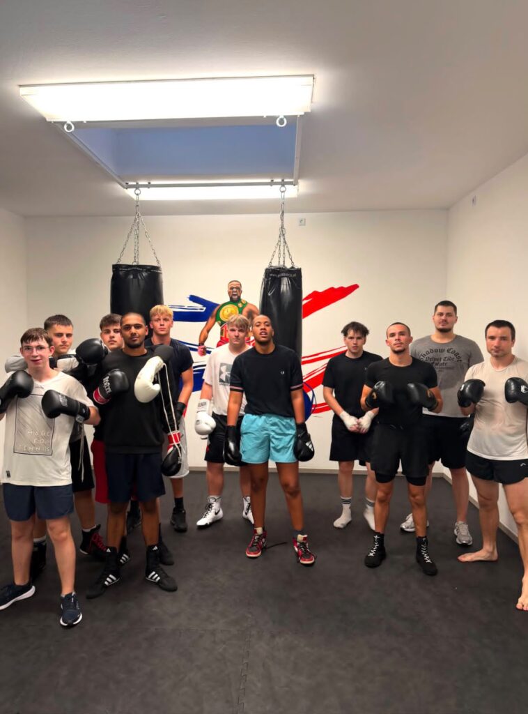 Stark im Ring, sicher auf der Straße: Kooperation mit Boxer Yoba Ironside & Fahrschule Malik